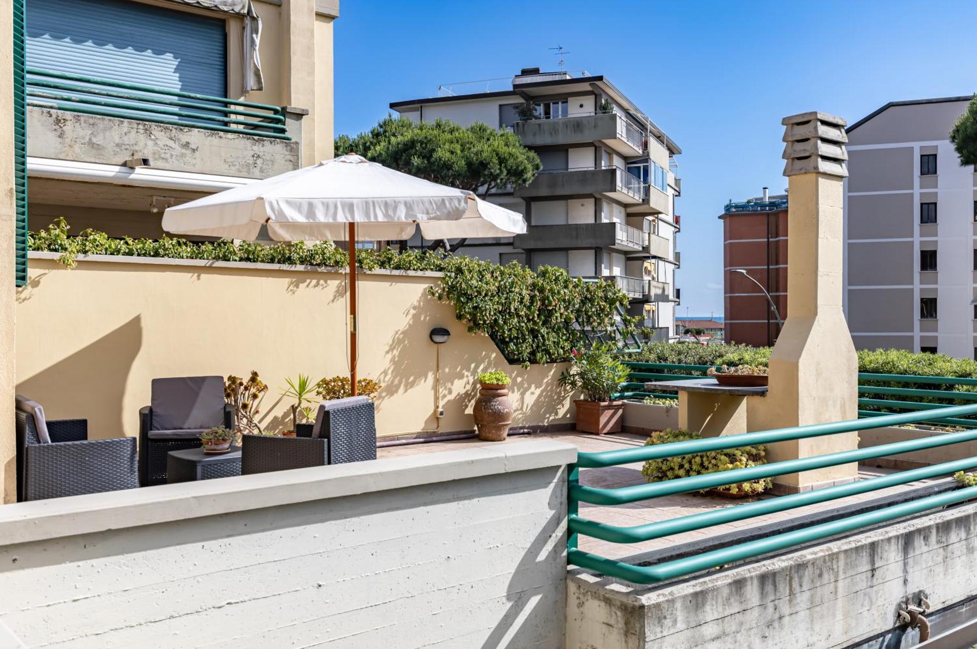 Two-Levels Apartment With Terrace And Parking ヴィアレッジョ エクステリア 写真