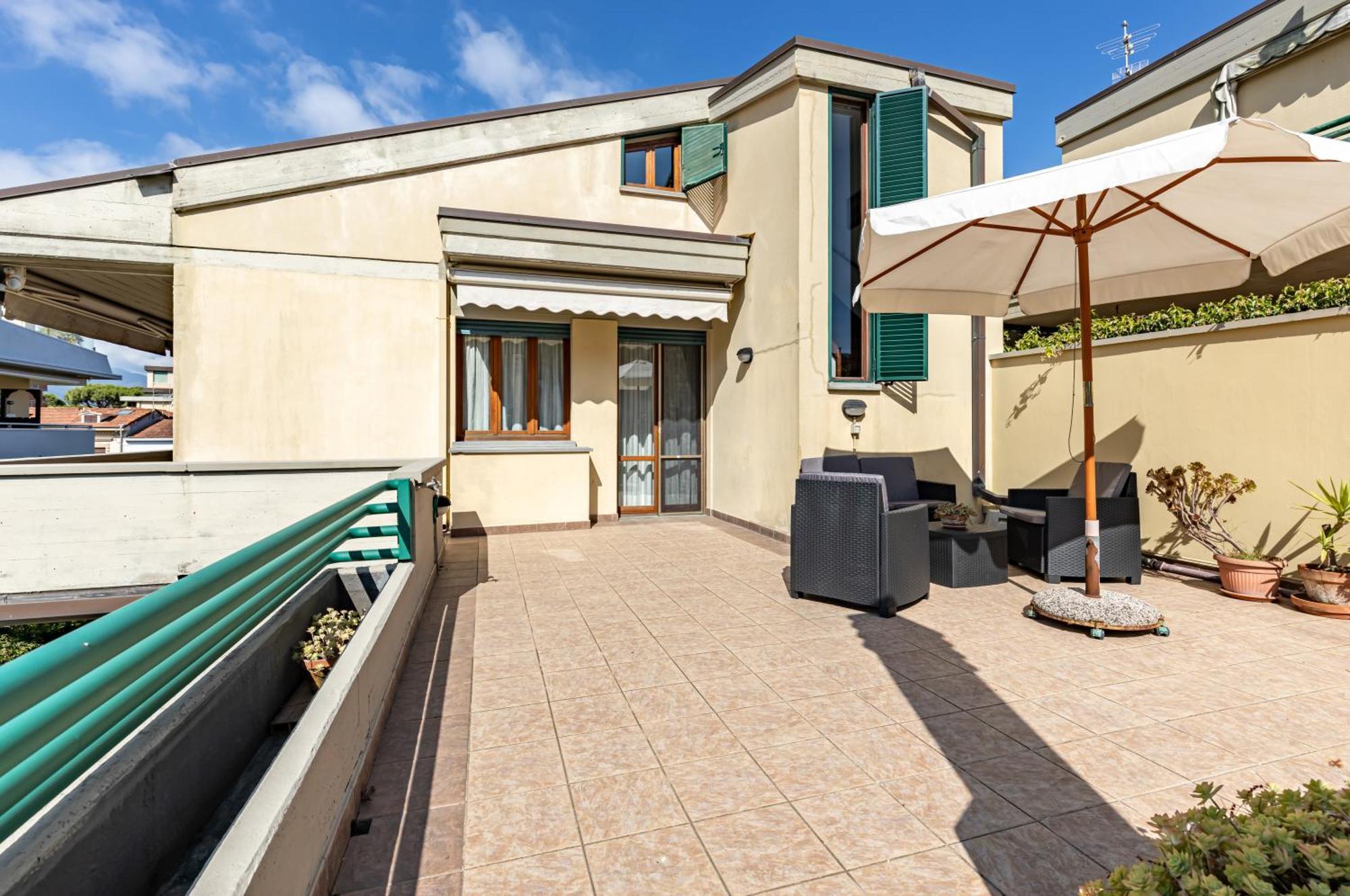 Two-Levels Apartment With Terrace And Parking ヴィアレッジョ エクステリア 写真